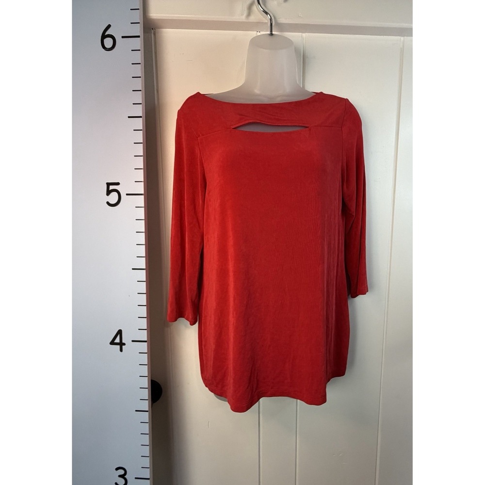 Chicos Travelers Slinky Knit Top Size 0 Small Red 3/4‎ Sleeve Peek-A-Boo Cutout